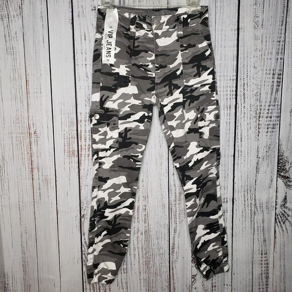 NWT! Women's V.I.P.  Jeans Jogger style Cargo pants. SZ 27 Gray Camouflage - Picture 1 of 11